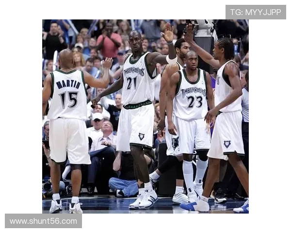 加内特误以为出席聚会却是牌局活动结果提前离场引发关注